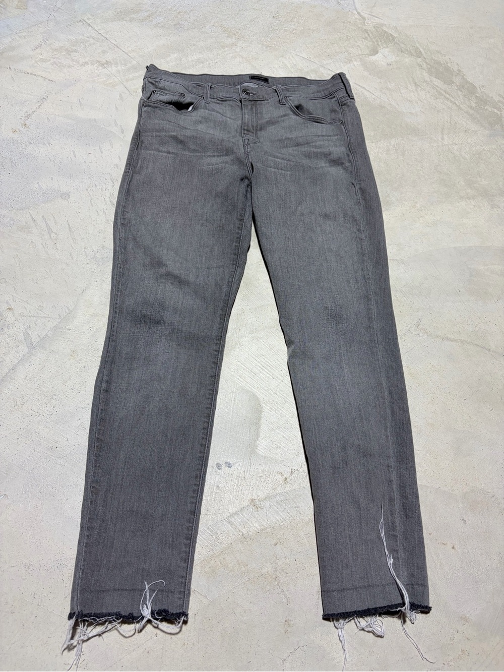 Mother looker ankle fray on the moon Gray Jeans 32
